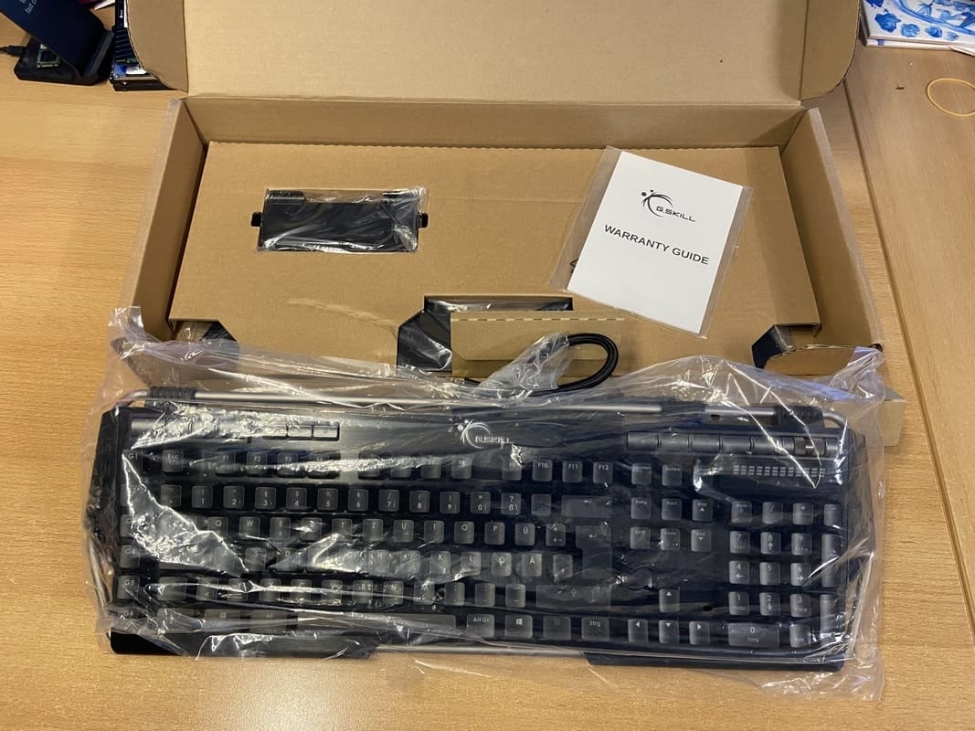 G.Skill Ripjaws KM780 Cherry MX Red Qwertz DE